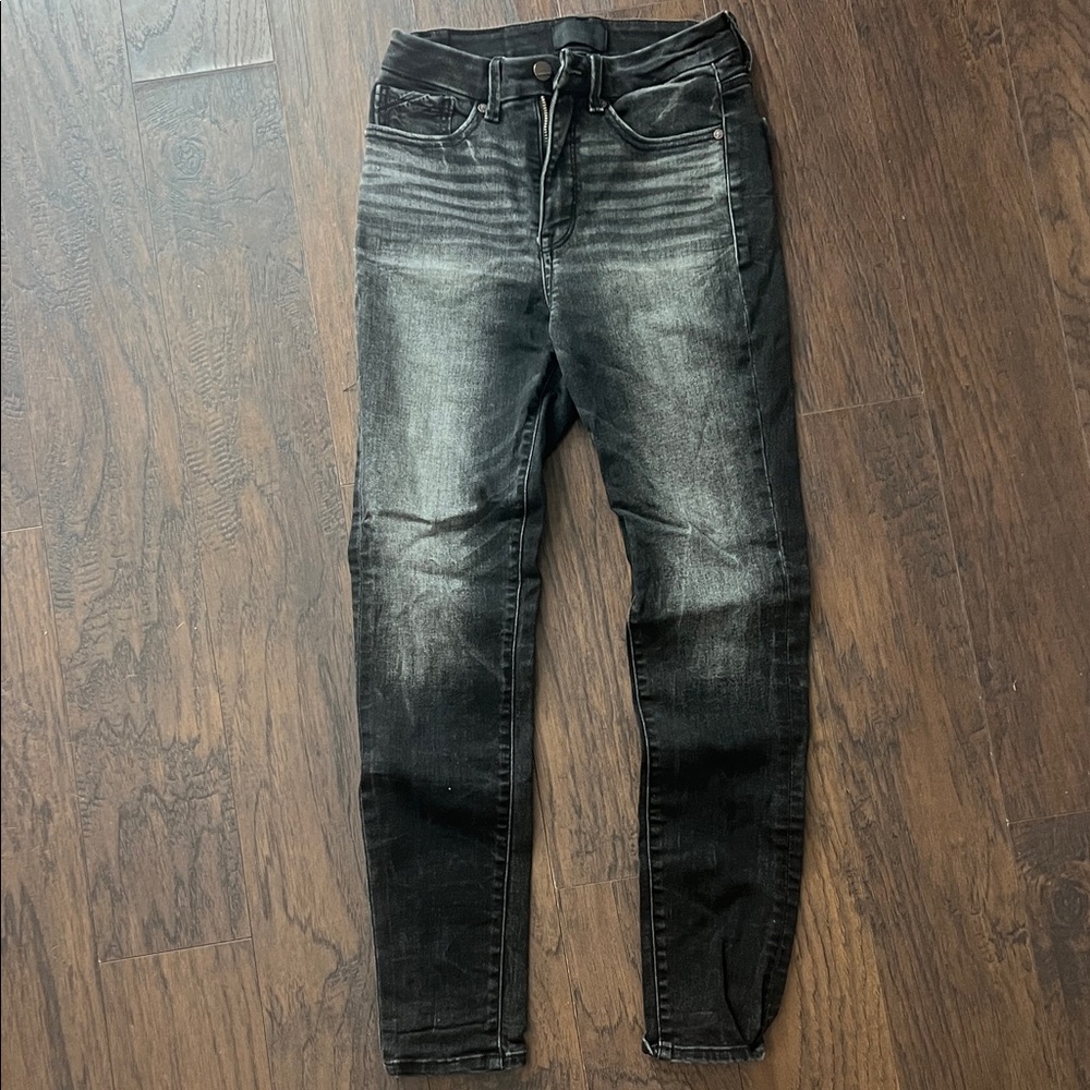 Buckle Women's Faded Black Skinny Jeans